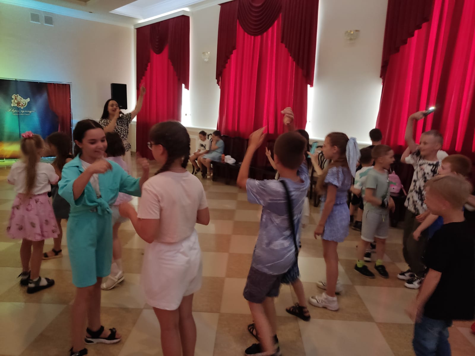 Развлекательная программа в &amp;quot;Клубе строителей&amp;quot;.