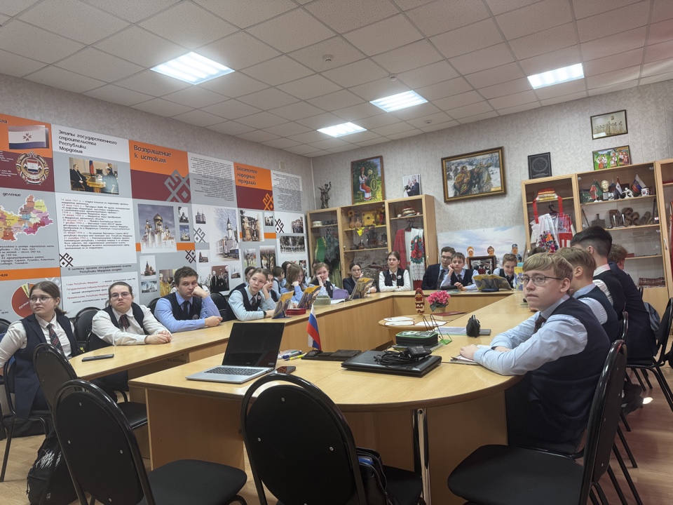  В рамках проекта Российского общества  «Знание. Герои (ВОВ)» в Гимназии были проведены две важные лекции, посвященные знаменательным событиям Великой Отечественной войны..